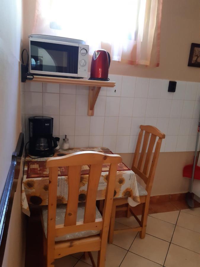 Kaiser Apartman Heviz Bagian luar foto